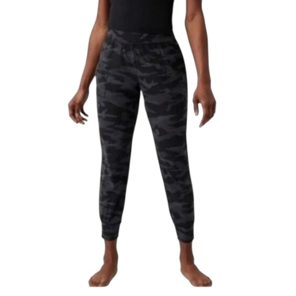 NWT ATHLETA Salutation Camo Jogger XSP - Picture 1 of 11